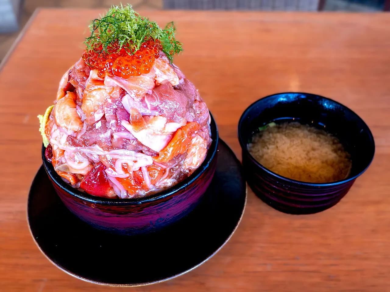 Fisherman's marinated seafood bowl at Izu Kogen Beer's Cafe Restaurant by the Sea, Ito Marine Town, Ito, Shizuoka - a restaurant that lists a children's menu and high chairs