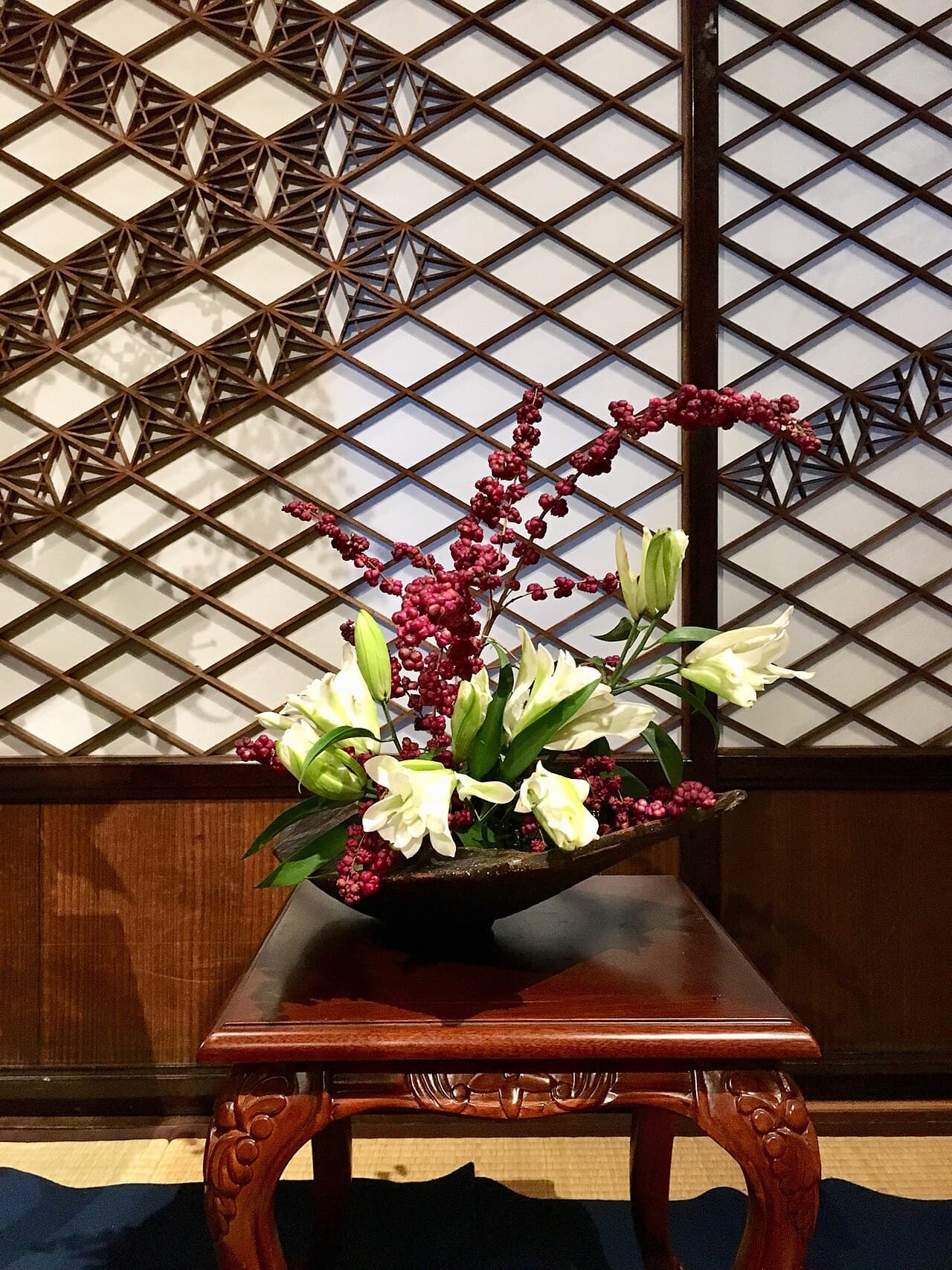 東京での展示会に出品された生け花