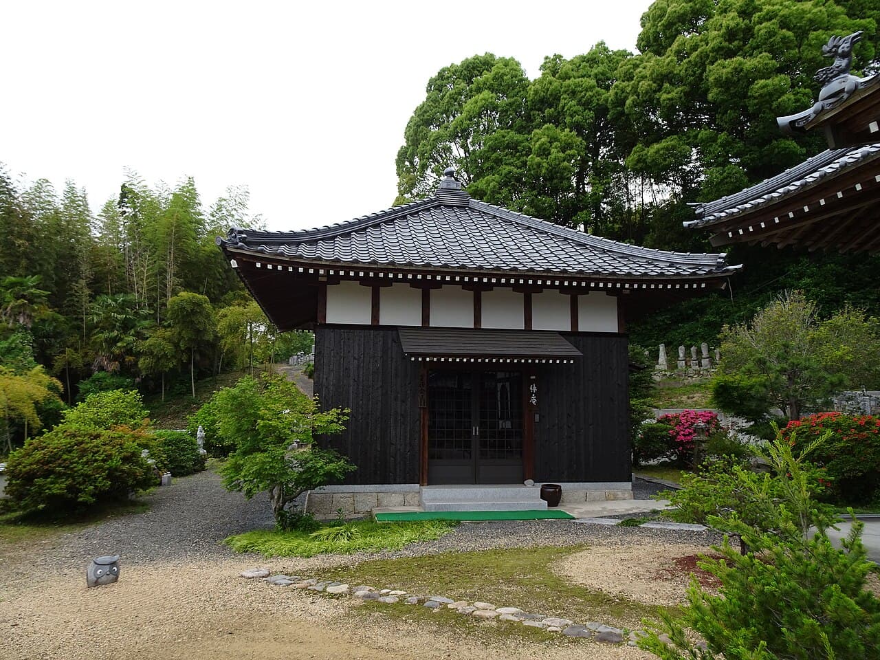 The zazen meditation hall (zendō) of a Japanese Zen temple, with cushions on a raised platform