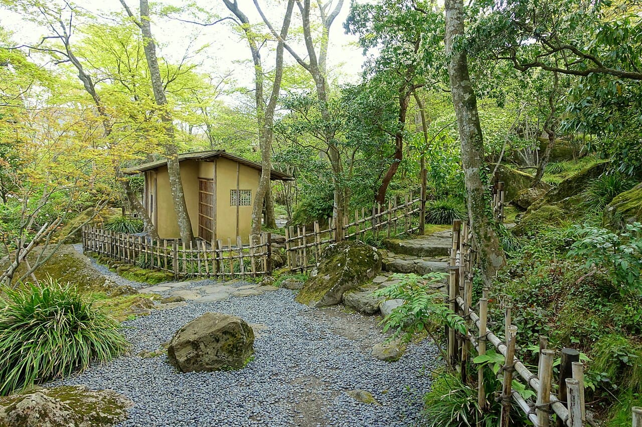 The Hakuun-do Chaen teahouse among rock outcrops in Gora Park, Hakone